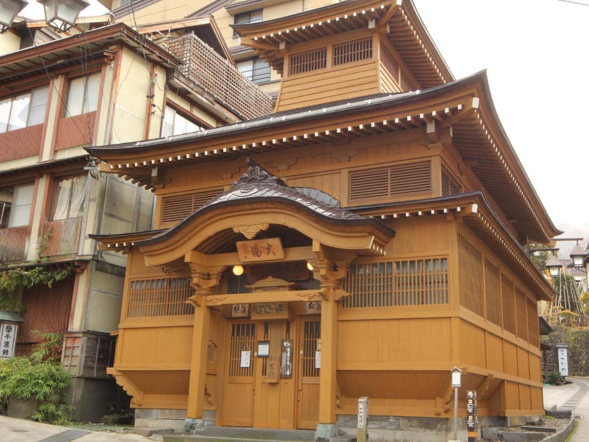 Отель Kawatatsu Нодзаваонсен Экстерьер фото
